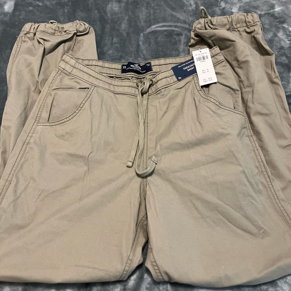 Hollister Parachute Baggy - Picture 2 of 2